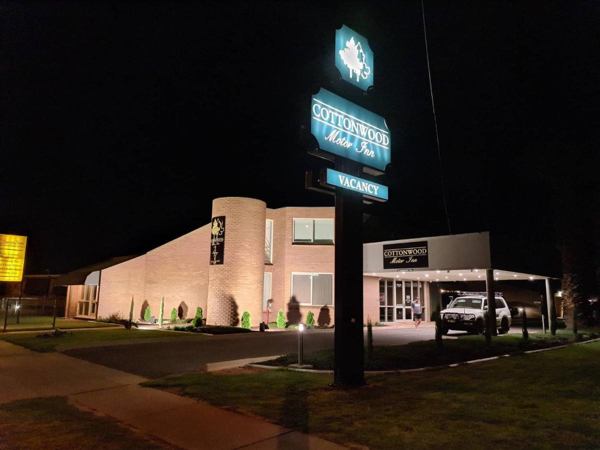 Cottonwood Motor Inn Mildura Exteriör bild