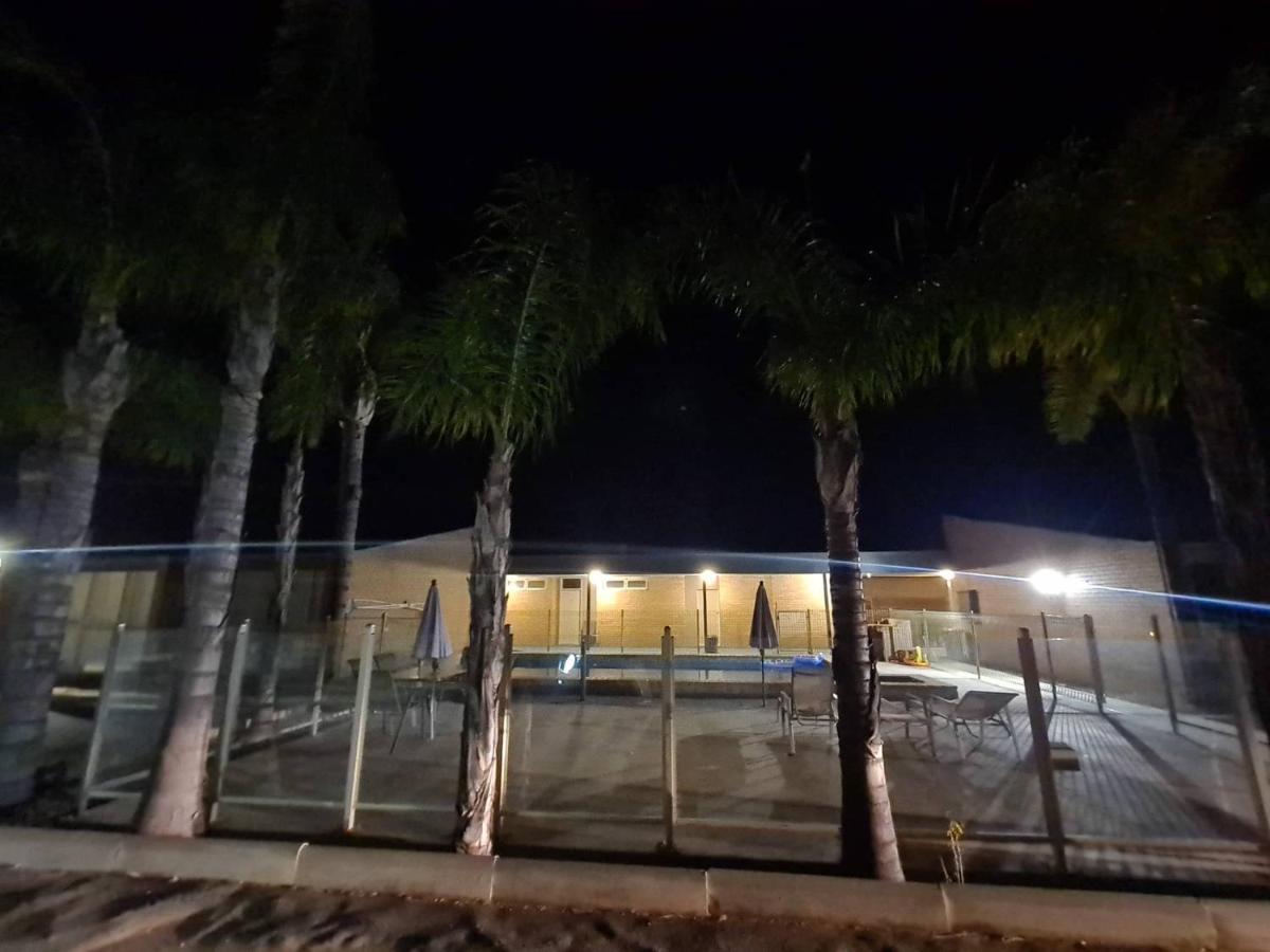 Cottonwood Motor Inn Mildura Exteriör bild